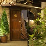 Hotel White House & Restaurant - Since 1999 *