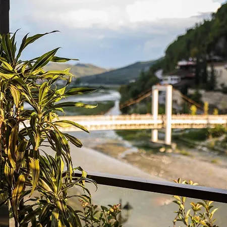 White House & Restaurant - Since 1999 Hotel *