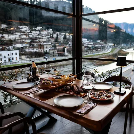 White House & Restaurant - Since 1999 Отель