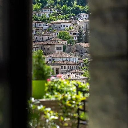 White House & Restaurant - Since 1999 * Берат