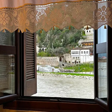 White House & Restaurant - Since 1999 Отель *