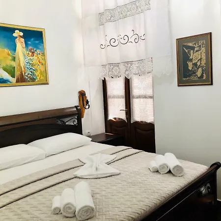 Hotel White House & Restaurant - Since 1999