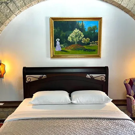 White House Boutique Hotel&restaurant - Since 1999 *