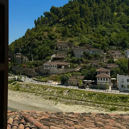 فندق White House & Restaurant - Since 1999 بيرات