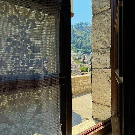 White House & Restaurant - Since 1999 培拉特