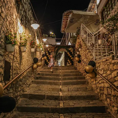 White House & Restaurant - Since 1999 * بيرات