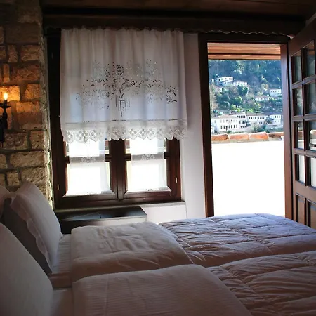 White House & Restaurant - Since 1999 Hotel Berat