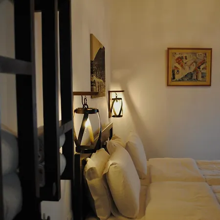 酒店 White House & Restaurant - Since 1999