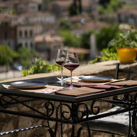 酒店 White House & Restaurant - Since 1999