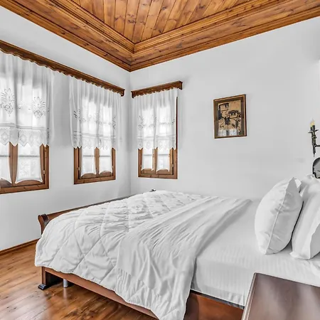 酒店 White House & Restaurant - Since 1999