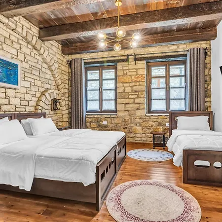 فندق White House & Restaurant - Since 1999 بيرات