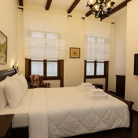 酒店 White House & Restaurant - Since 1999 *