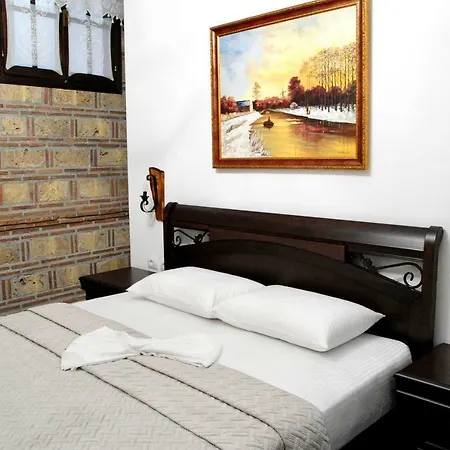 White House & Restaurant - Since 1999 Hotel Berat