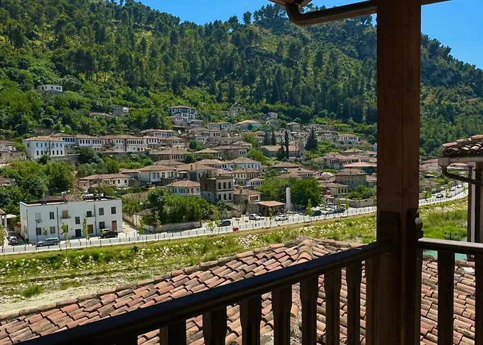 Hotel White House & Restaurant - Since 1999 *