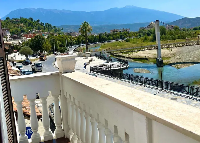 White House & Restaurant - Since 1999 Berat