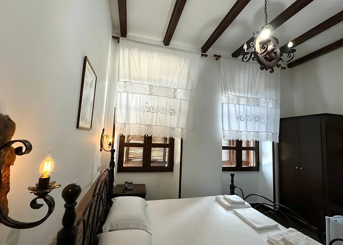 White House & Restaurant - Since 1999 Berat