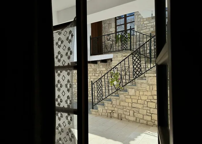 White House & Restaurant - Since 1999 Berat