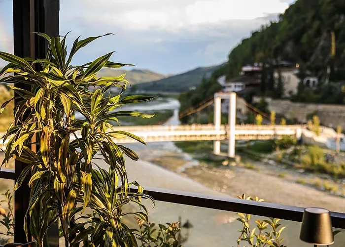 White House & Restaurant - Since 1999 Hotel *