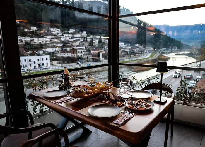 White House & Restaurant - Since 1999 Hotel