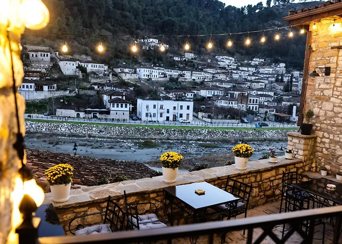 White House & Restaurant - Since 1999 *