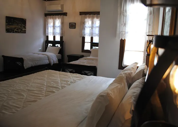 White House & Restaurant - Since 1999 *