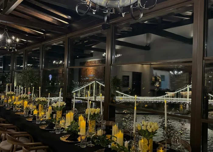 White House & Restaurant - Since 1999 Berat