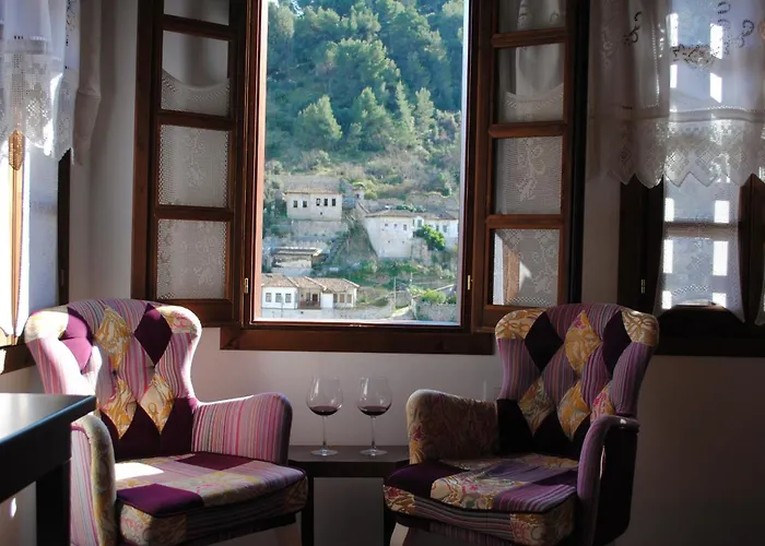 White House & Restaurant - Since 1999 *