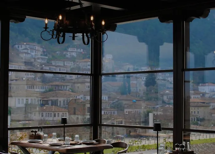 Hotel White House & Restaurant - Since 1999 *