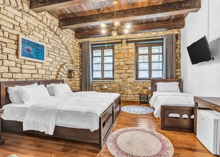 Hotel White House & Restaurant - Since 1999 Berat